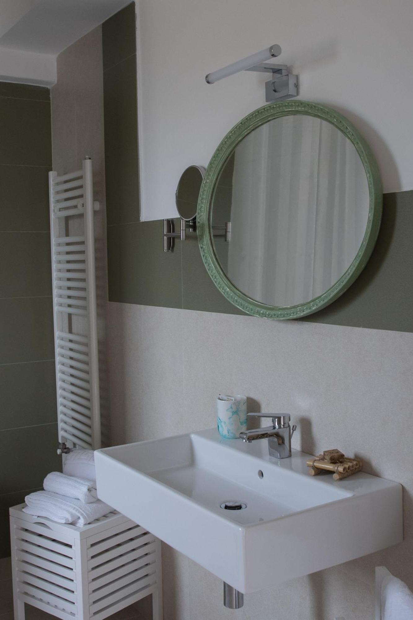Ych-Le Grotte Di Sileno Bed & Breakfast Castellaneta Oda fotoğraf